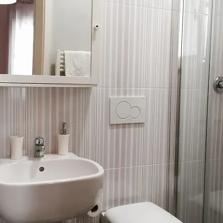 Beatrice Oda ve Kahvaltı 3*